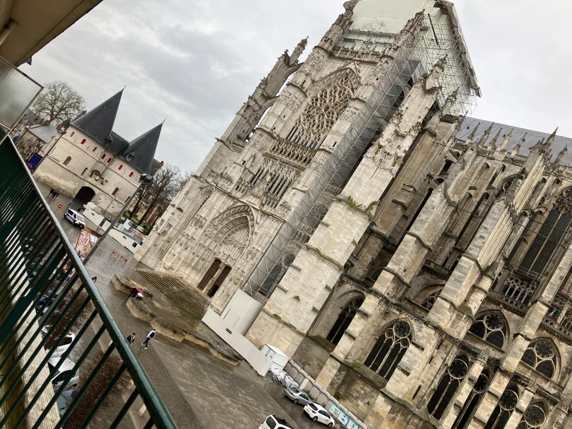 Lovely Appartement Vue Cathedrale Beauvais Dış mekan fotoğraf